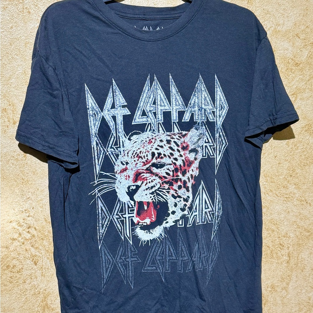 🏷️SOLD 🏷️Def Leppard - Growling Leopard 2020 Print Black Shirt Size XL